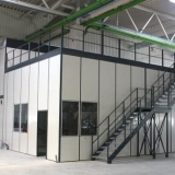 BKM Metallbau GmbH  -  Aufgeständerte Raumsysteme Bedienstände Bürocontainer Doppelstockanlagen Hallenbüros - Lagerbühnen / Stahlbaubühnen